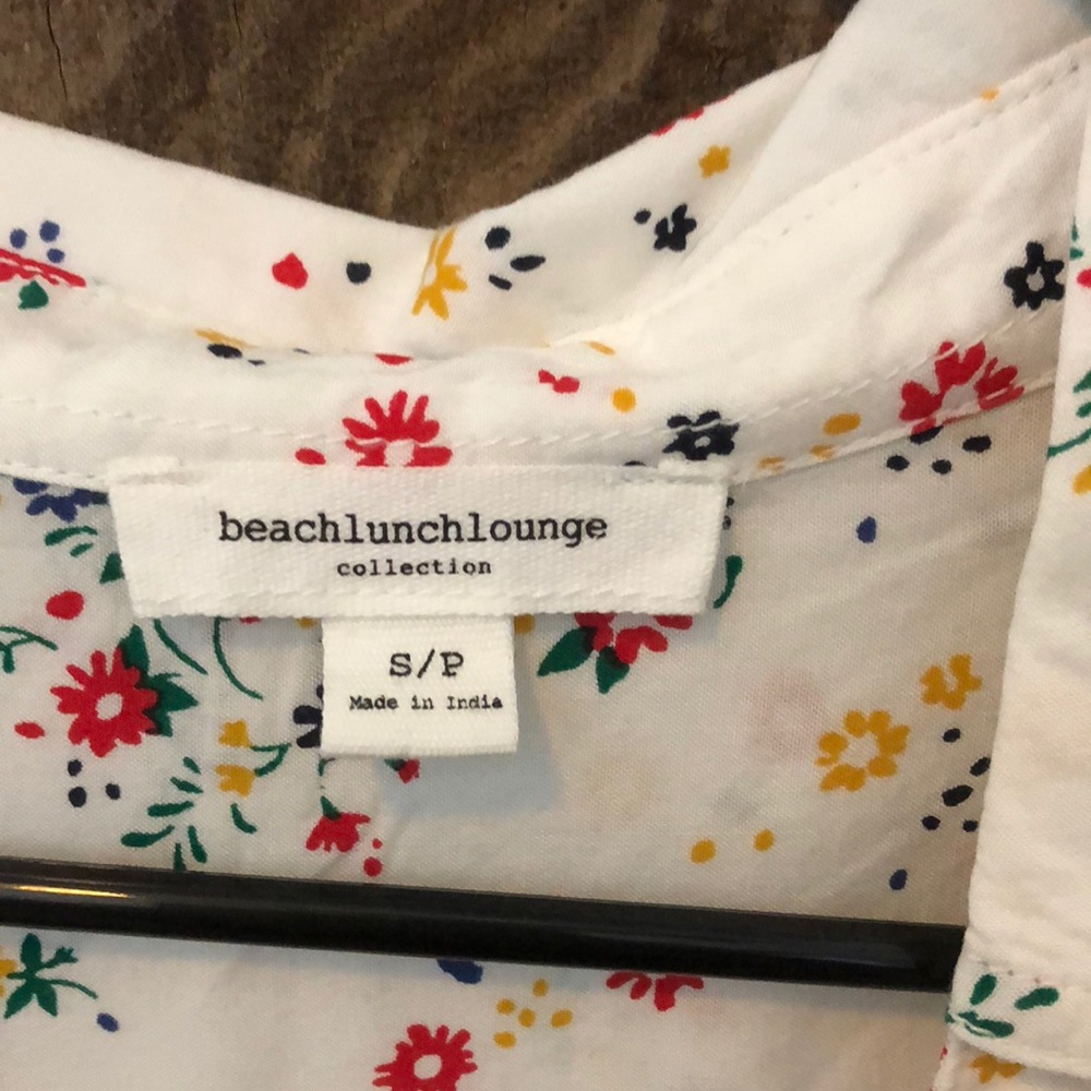 Floral button up - Picture 2 of 3